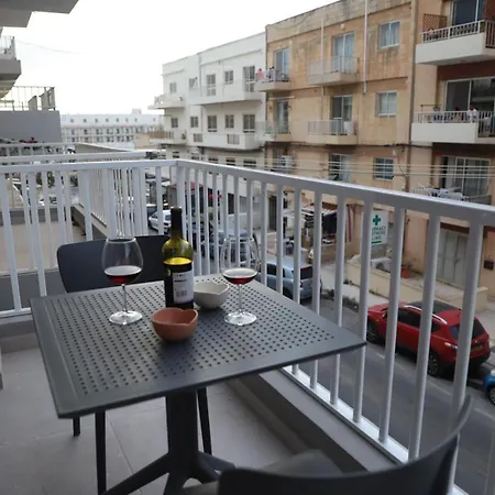 Comfort And Convenience Flat 4 Dad'S Court St. Paul's Bay Exterior photo