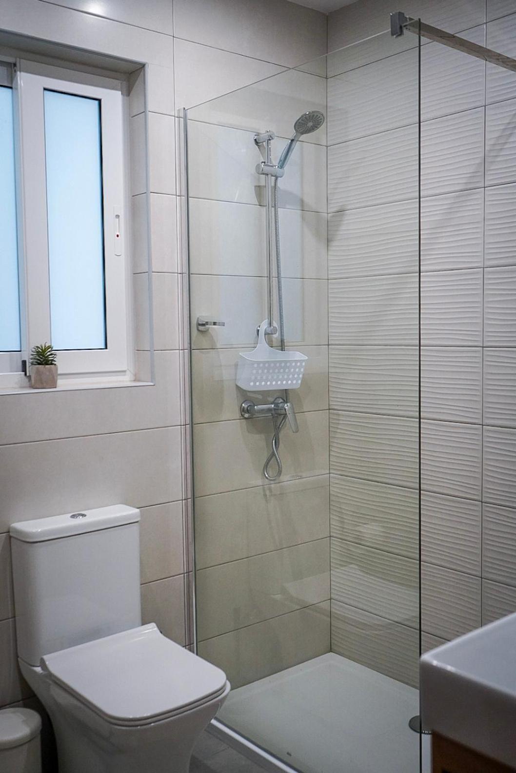 Comfort And Convenience Flat 4 Dad's Court