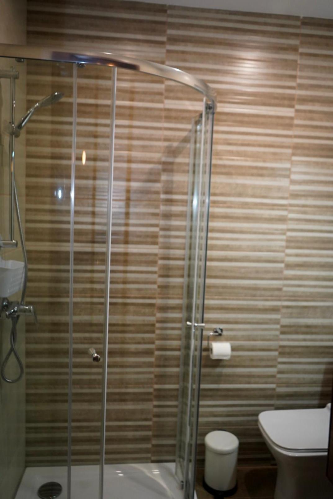Comfort And Convenience Flat 4 Dad's Court Apartment