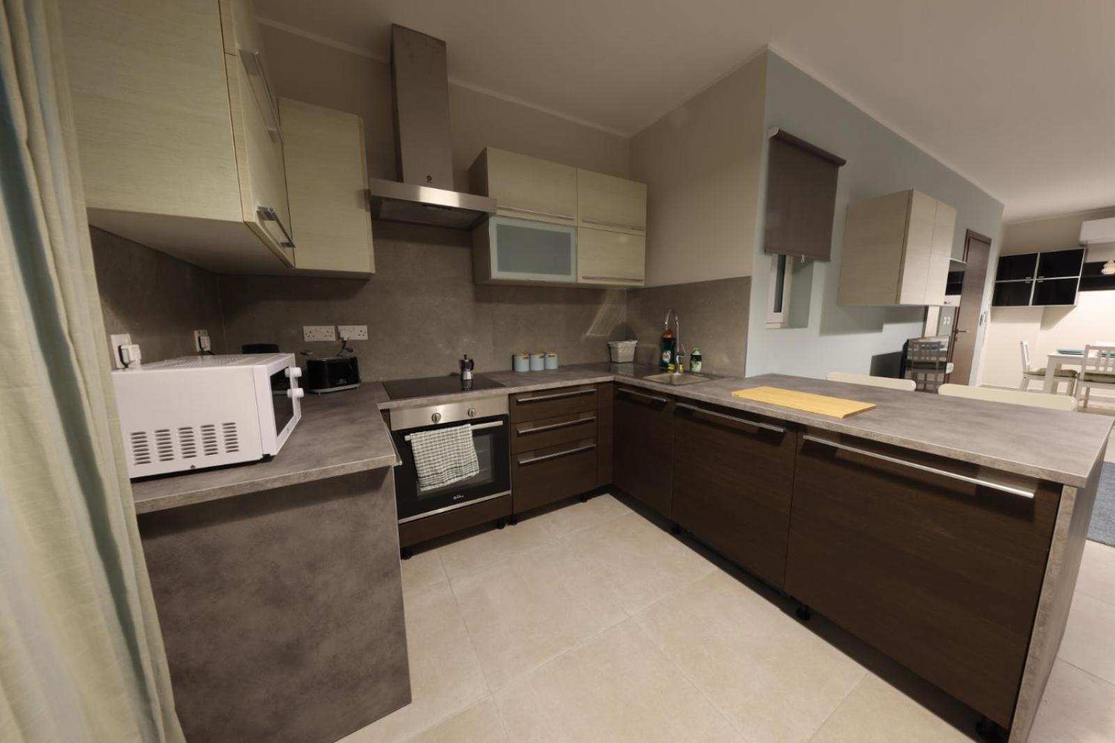Comfort And Convenience Flat 4 Dad's Court *